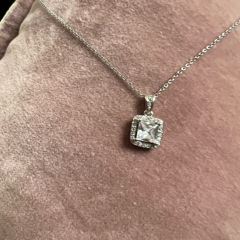 Kay Jewelers Silver Halo Square Pendant Necklace with Clear Stone